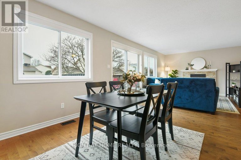 29607390/57-chester-crescent/on-the-green/ottawa/ontario/K2J2J6_8