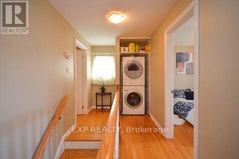 29266483/2389-ogilvie-road-e/beacon-hill-north/ottawa/ontario/K1J7N4_16