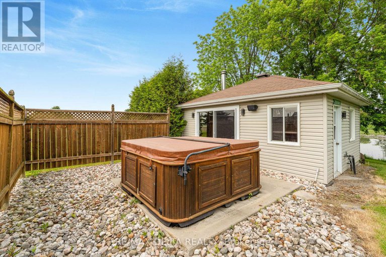 28438400/1819-baseline-road/clarencerockland-twp/clarence-rockland/ontario/K0A1N0_9