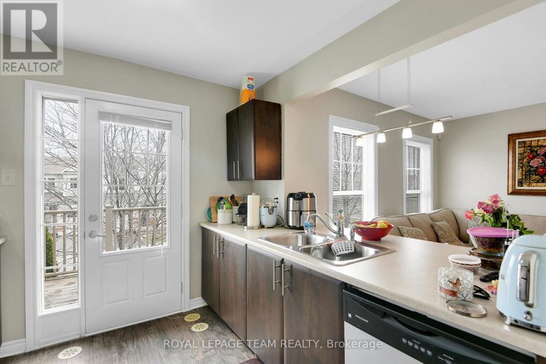 28237115/920-messor-crescent/stittsville-north/ottawa/ontario/K2S0P2_16