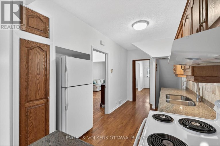 29667901/123-huron-avenue-n/ottawa-west/ottawa/ontario/K1Y0W3_10