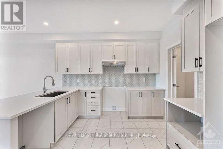 28896980/900-athenry-court/half-moon-bay/ottawa/ontario/K2J7C5_15