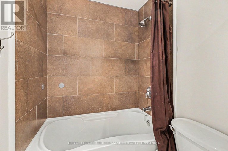 29586138/7004-bilberry-drive/convent-glen-north/ottawa/ontario/K1C3R6_25