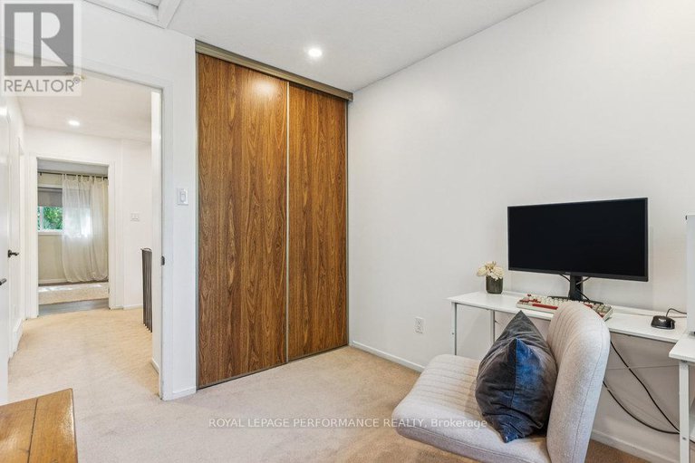 28749249/68-1732-shamandura-lane/orleanssunridge/ottawa/ontario/K1C6Z9_37