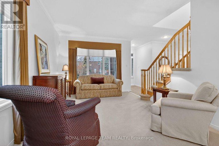 29471661/3113-apple-hill-drive-s/upper-hunt-club/ottawa/ontario/K1T3Z2_8