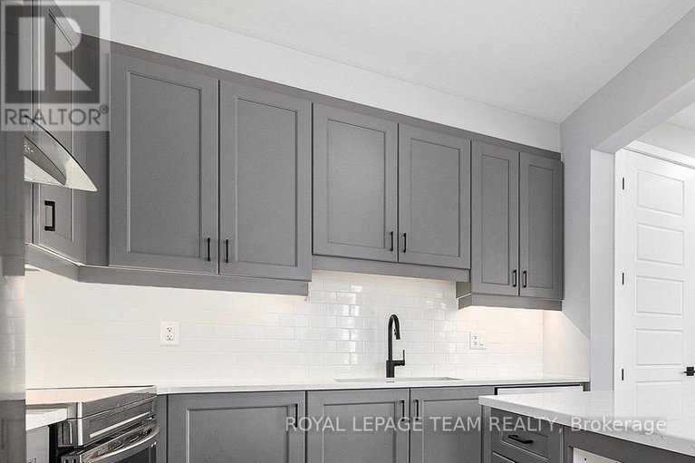 29589396/165-yearling-circle/richmond/ottawa/ontario/K0A2Z0_14