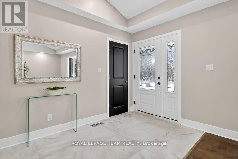 29467727/6636-marina-drive/manotick-south-to-roger-stevens/ottawa/ontario/K4M1B3_3