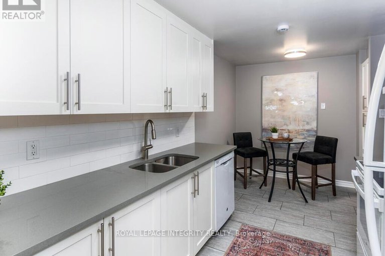 29282826/14-146-valley-stream-drive/leslie-park/ottawa/ontario/K2H9C6_30