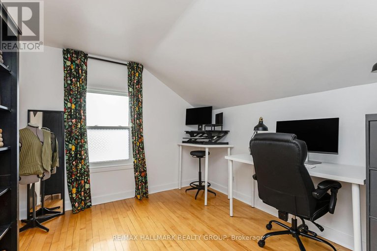 28350107/1225-foxbar-avenue/ellwood/ottawa/ontario/K1V6V4_29