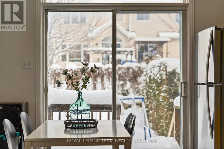 29305837/37-flowertree-crescent/emerald-meadowstrailwest/ottawa/ontario/K2M2R8_29