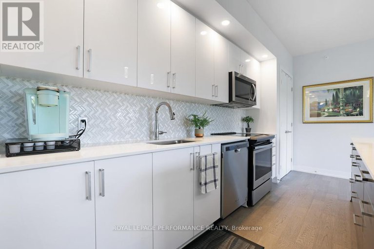 28530470/unit-308-280-herzberg-road/morgans-grantsouth-march/ottawa/ontario/K2A1H1_17