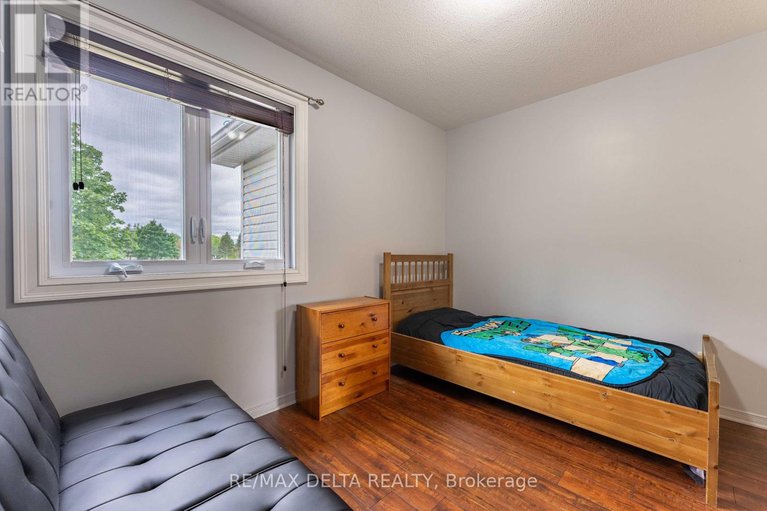 28540257/1610-duplante-avenue/fallingbrookpineridge/ottawa/ontario/K4A4A2_28