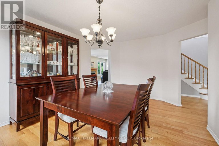 28645671/3034-courtyard-crescent/upper-hunt-club/ottawa/ontario/K1T3R7_9