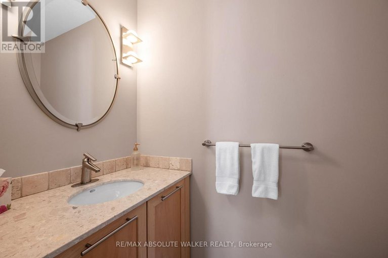 29426373/944-raftsman-lane/convent-glen/ottawa/ontario/K1C2V8_23