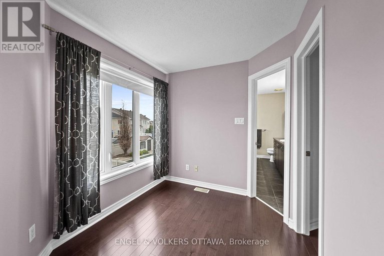 29677926/310-sarabella-street/avalon-east/ottawa/ontario/K4A0A3_19