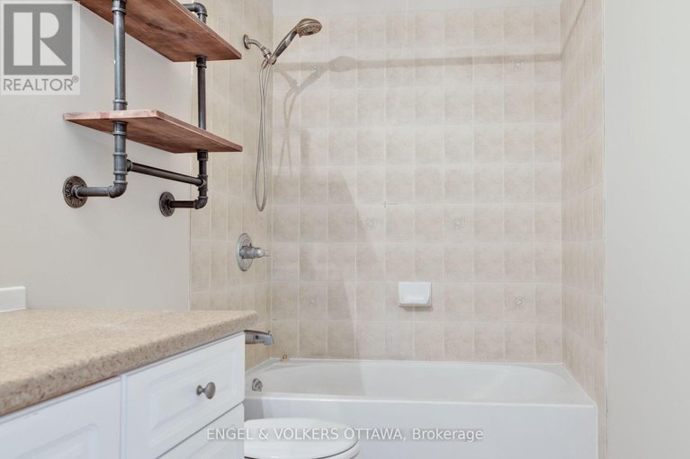 28517729/502-woodchase-street/morgans-grantsouth-march/ottawa/ontario/K2W1J4_33