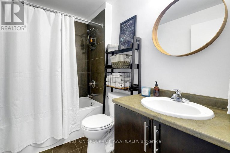 28530484/1303-70-landry-street/vanier/ottawa/ontario/K1L0A8_13