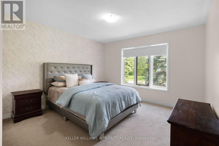 28466122/22-marchbrook-circle/rural-kanata-central/ottawa/ontario/K2W1A1_29