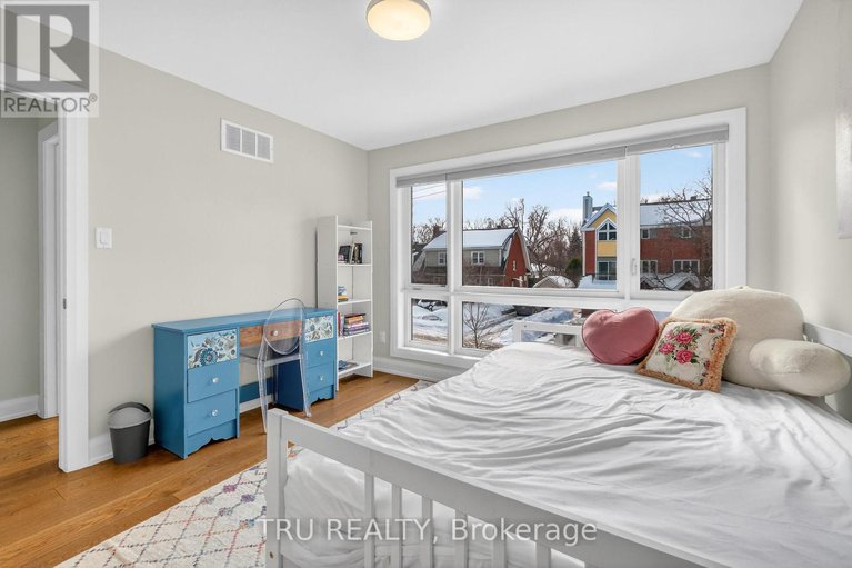 29420434/839-riddell-avenue-n/mckellar-heightsglabar-park/ottawa/ontario/K2K1X7_21