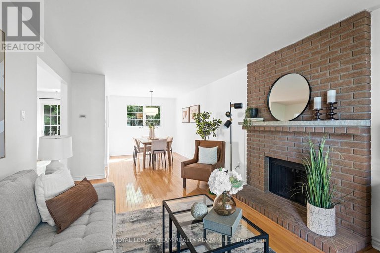 28517736/1205-st-moritz-court/convent-glen-north/ottawa/ontario/K1C2B2_8