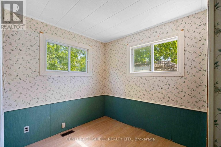 28884683/6261-911-6259-67th-avenue/lancaster/south-glengarry/ontario/K0C1N0_34