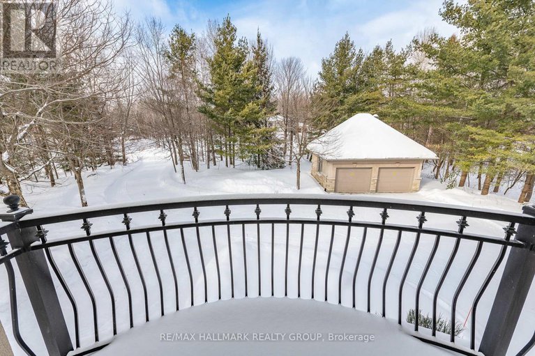 29381192/5800-queenscourt-crescent/manotick-east-to-manotick-station/ottawa/ontario/K4M1K3_31
