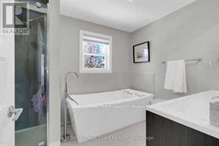 28591495/1107-normandy-crescent/borden-farmstewart-farmcarleton-heightsparkwood-hills/ottawa/ontario/K2E5A3_20