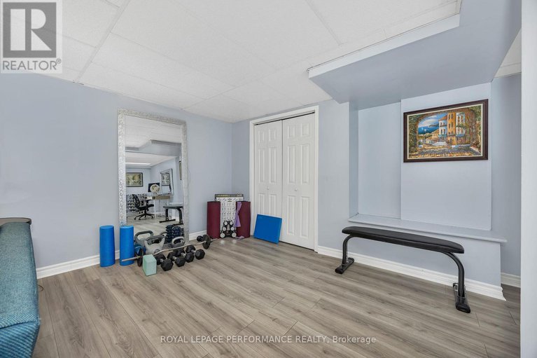 29305647/1310-prestone-drive/bilberry-creekqueenswood-heights/ottawa/ontario/K1E2Z6_33