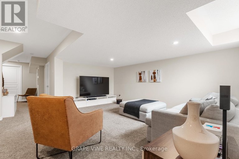 29235823/568-voie-du-pin-rouge-way/mer-bleuebradley-estatesanderson-park/ottawa/ontario/K1W0C4_29