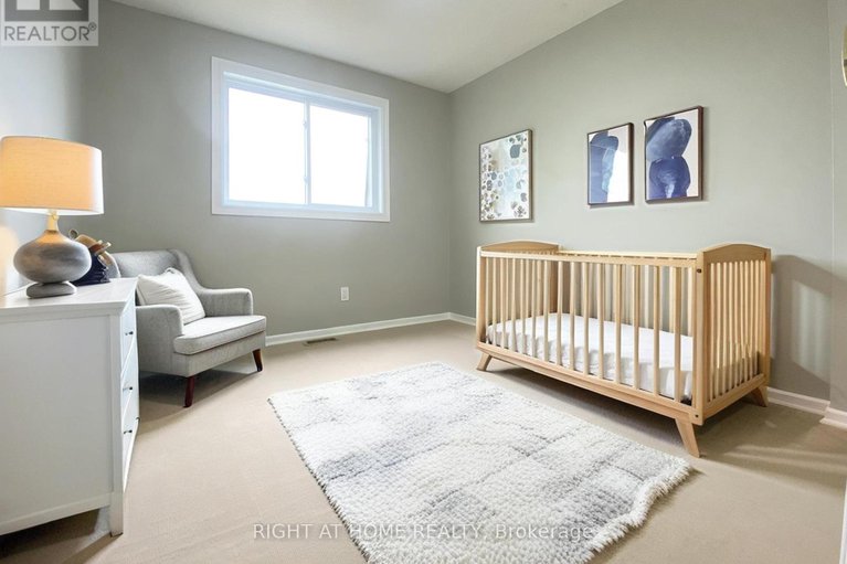 28768219/271-ridgepark-private/meadowlandscrestview/ottawa/ontario/K2G1H1_17