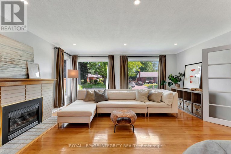 28621220/1150-albany-drive/bel-air-heights/ottawa/ontario/K2C2L3_7