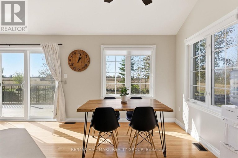 29042436/54-christie-lane/winchester/north-dundas/ontario/K0C2K0_14