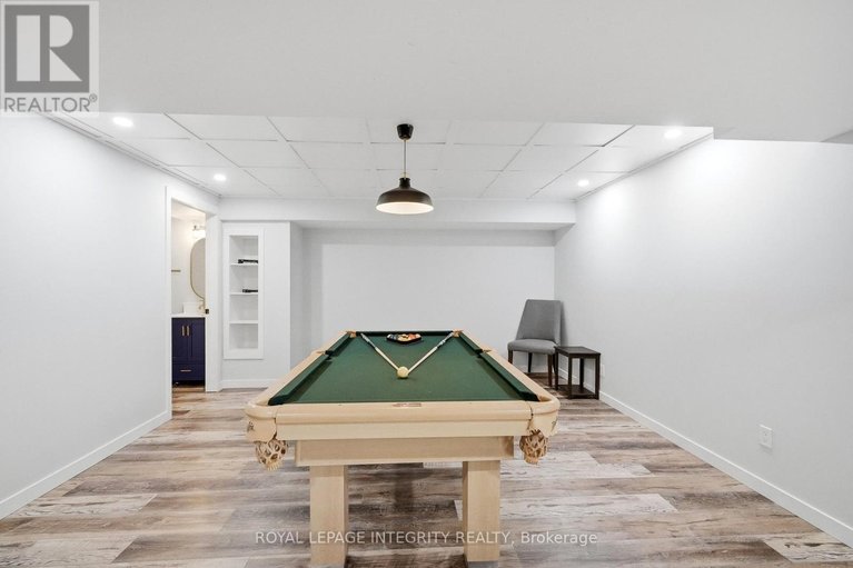 29628292/525-yellow-birch-street/mer-bleuebradley-estatesanderson-park/ottawa/ontario/K1W0J3_35