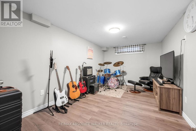 28929873/108-cedarock-drive/bridlewood/ottawa/ontario/K2M2H5_29