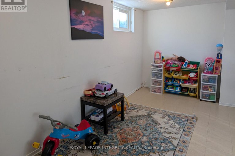 28788277/38-1721-dondale-street/pineview/ottawa/ontario/K1B5H7_11