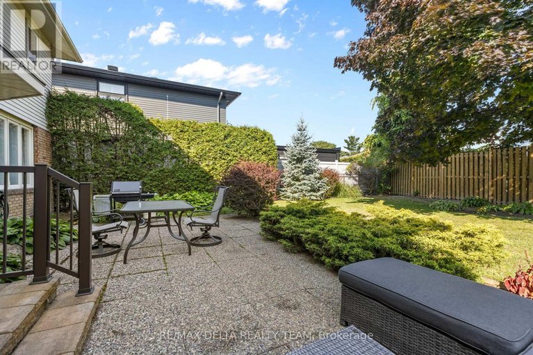 29580108/11-garand-place/urbandale-acres/ottawa/ontario/K1H8M1_30