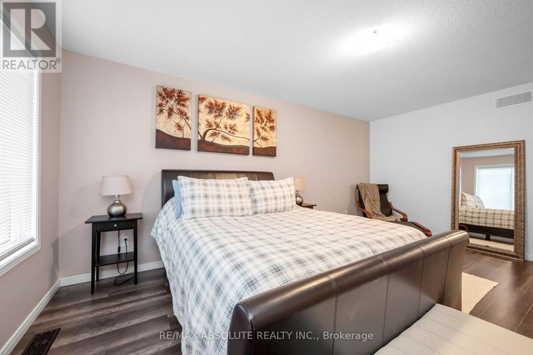 28578833/302-haliburton-heights/emerald-meadowstrailwest/ottawa/ontario/K2S1S3_35