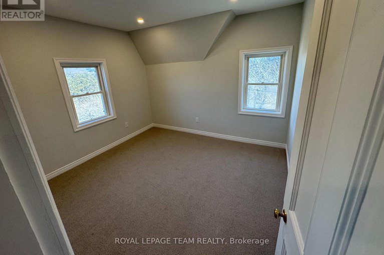 28826306/1022-bridge-street/manotick-east-to-manotick-station/ottawa/ontario/K4M1K4_23