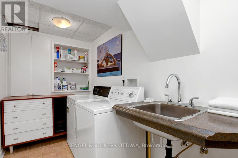 28906632/15-dickson-street/bruce-farmgraham-parkqualicumbellands/ottawa/ontario/K2H7H6_40