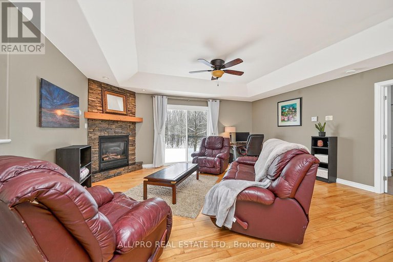 29232392/1264-lori-elizabeth-street/north-dundas-mountain-twp/north-dundas/ontario/K0C2K0_5