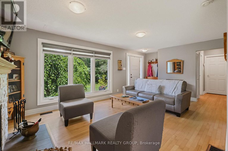 28579608/1048-kerwin-road/kanata-north-east/ottawa/ontario/K2K1X7_5