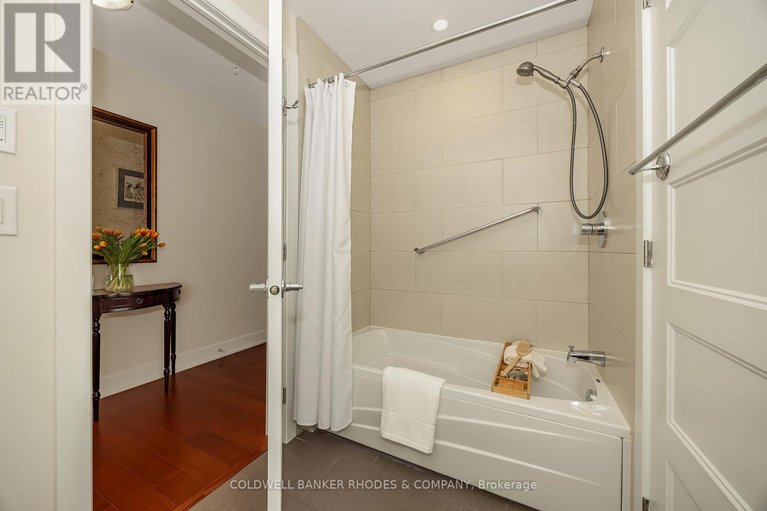 29406770/415-2785-baseline-road/redwood-park/ottawa/ontario/K2H0B7_25