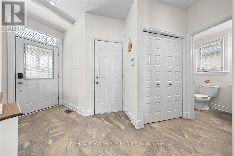 29618402/330-bobolink-ridge/emerald-meadowstrailwest/ottawa/ontario/K2V0B7_3