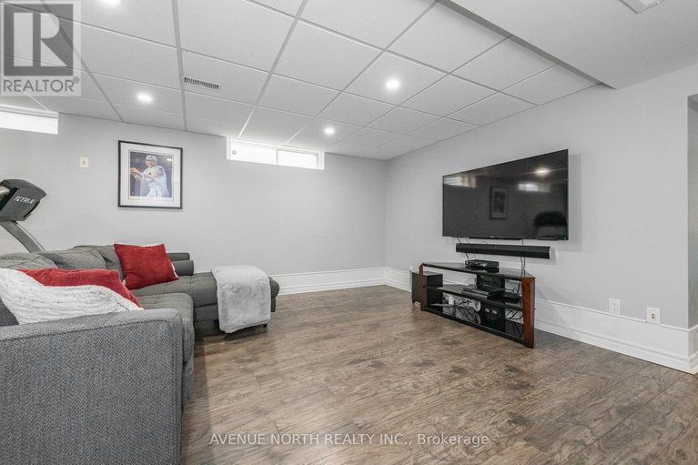 29648629/3028-courtyard-crescent/upper-hunt-club/ottawa/ontario/K1T3R7_37