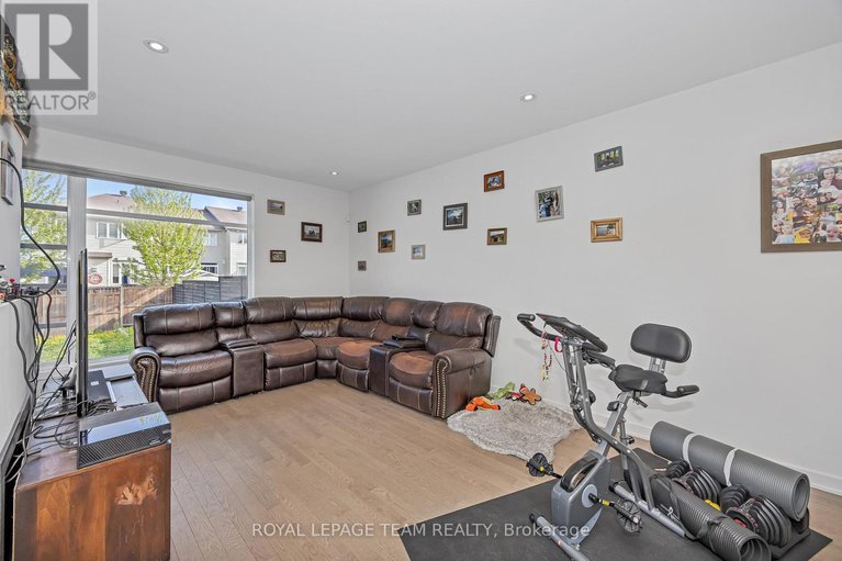 28504001/522-borbridge-avenue/riverside-southgloucester-glen/ottawa/ontario/K4M0H9_15