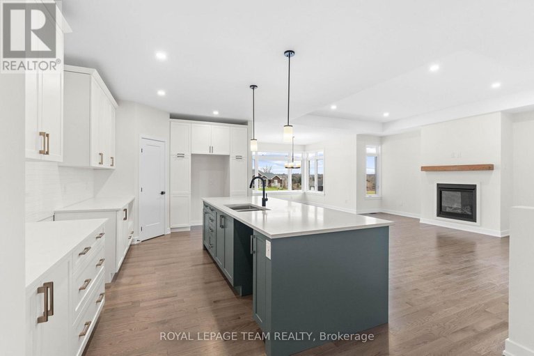 28494507/62-hogan-drive/mcnabbraeside-twps/mcnabbraeside/ontario/K7S0H8_17