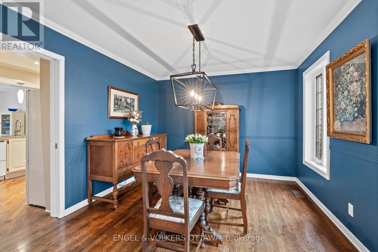 28604093/935-fieldown-street/cumberland-ridge/ottawa/ontario/K4C1B9_5