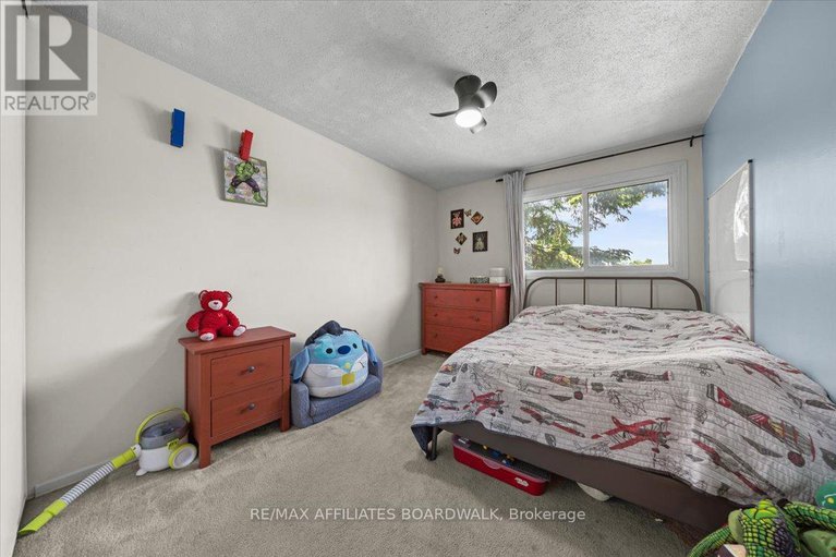 28397301/40-3239-bannon-way/blossom-parkkemp-parkfindlay-creek/ottawa/ontario/K1T1T2_22