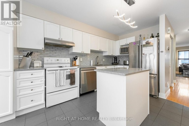 29599852/212-rutgers-private/central-park/ottawa/ontario/K2C4G7_8