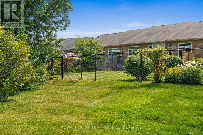 28746377/920-burwash-landing-bay/morgans-grantsouth-march/ottawa/ontario/K2W0C8_35